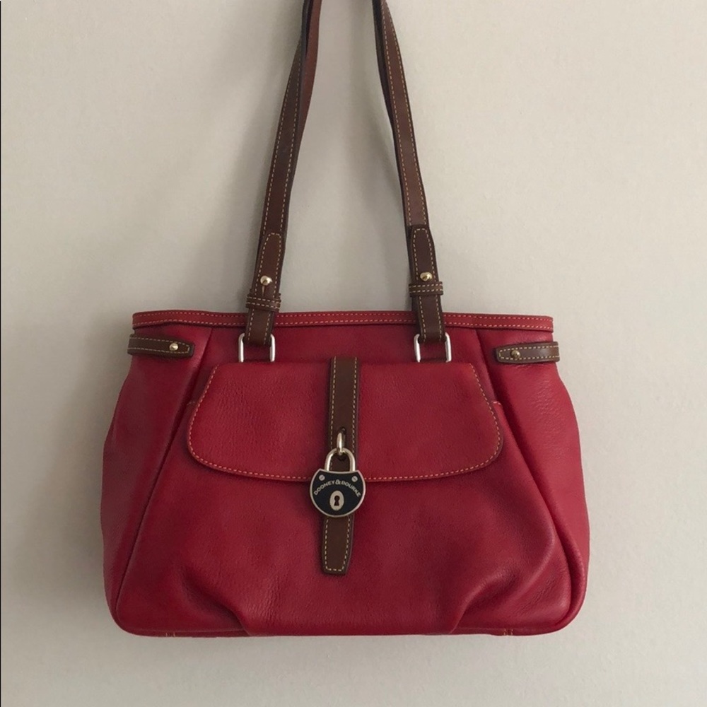Dooney & Bourke red purse leather....never used 🌹